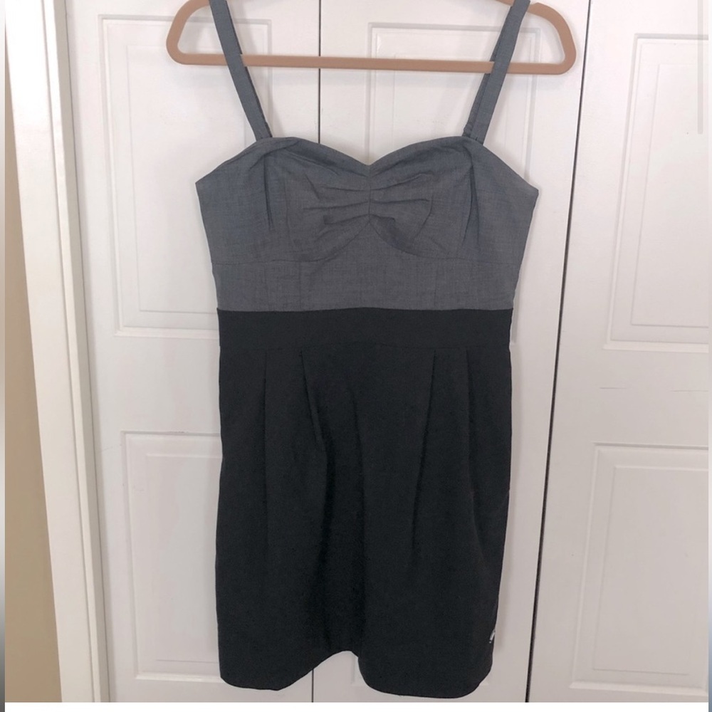 Wilfred dress - option to remove straps to make strapless! Size 4